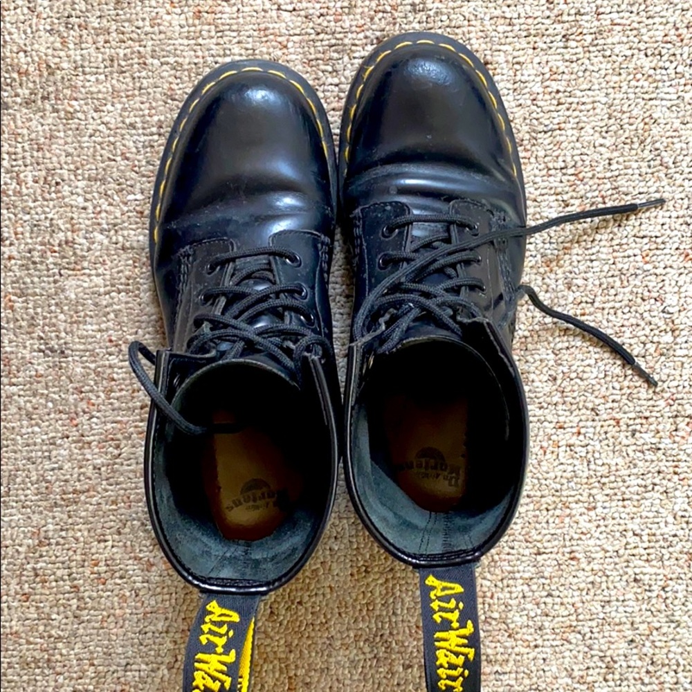 1460 Women’s Smooth Leather Dr. Marten Boots